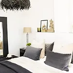 Cl- 1 Bedroom Walking Distance To Puerto Banus マルベーリャ